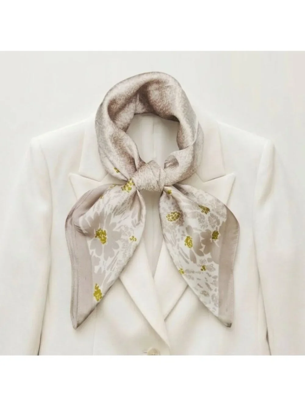 ✨Luxury Silky Square Scarf Beige Gold Floral Garden Print Bandana Wrap Chic New✨